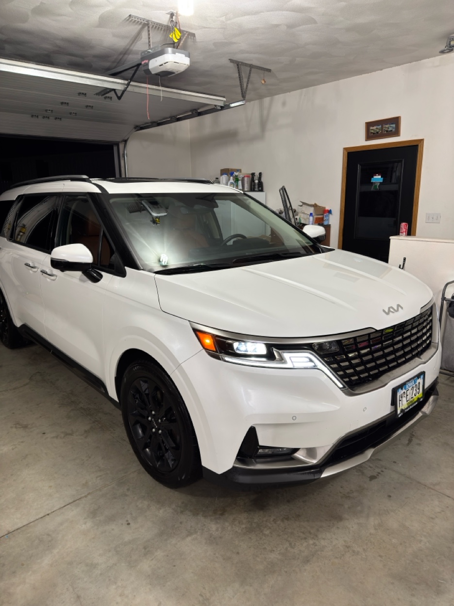 Kia Carnival paint correction